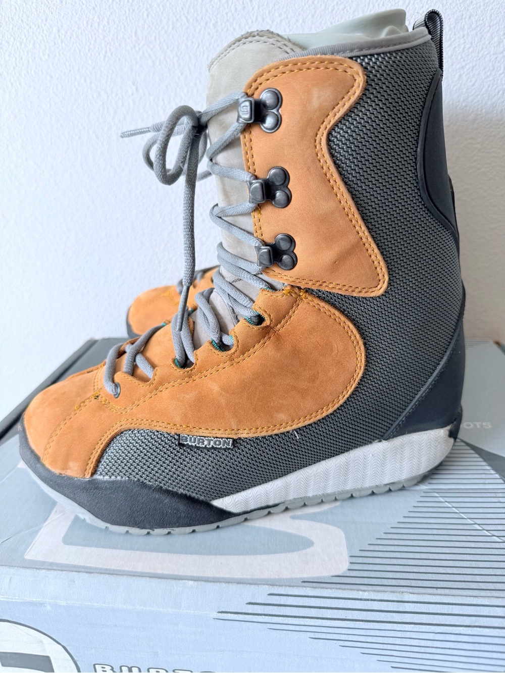 Vintage 1990s Burton Ruler Snowboard Boots Womens Size 10 Mustard Gray With Box